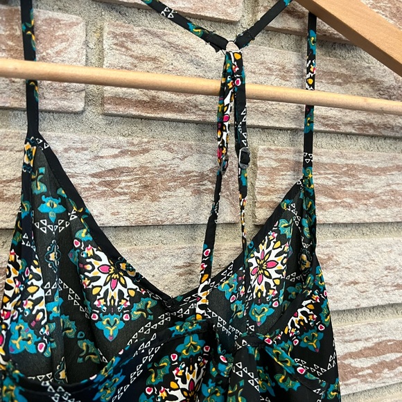 Hollister Flowy Patterned Tank Top - Picture 6 of 9